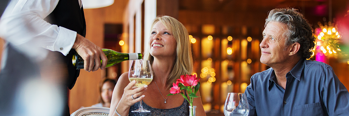 4. Offer Strategic Tastings and Pairing Flights